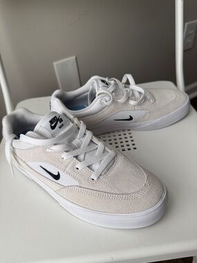 Nike SB Men’s White and Black Suede Skate Shoes